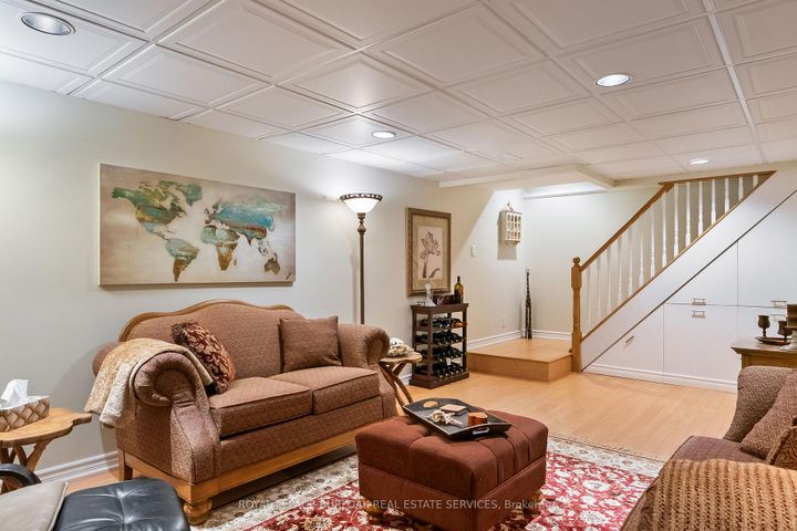 Photo 32 at 1318 Hillview Crescent, FA Falgarwood, Oakville
