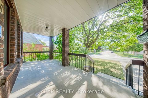 Photo 1 at 35 Highland Hill, Glen Park, Toronto