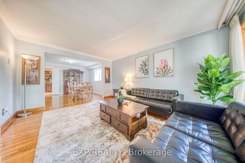 Photo 4 at 35 Highland Hill, Glen Park, Toronto