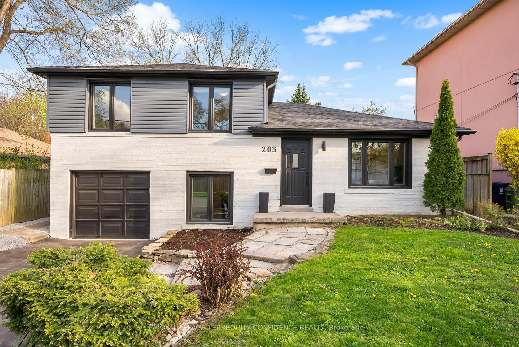 203 Churchill Avenue, Willowdale West, Toronto 