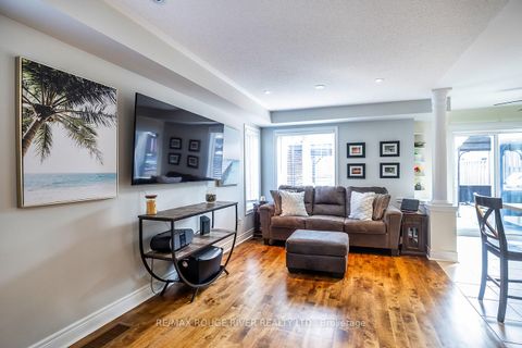 Photo 12 at 93 Bathgate Crescent, Courtice, Clarington