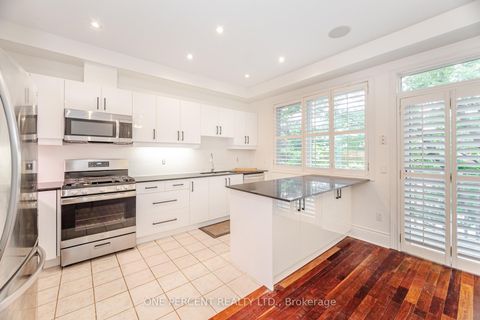 Photo 11 at 25 - 8038 Yonge Street, Uplands, Vaughan
