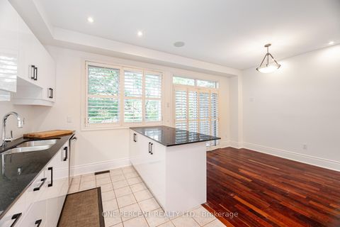 Photo 13 at 25 - 8038 Yonge Street, Uplands, Vaughan