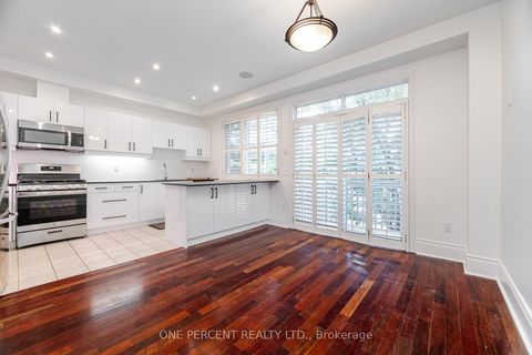 Photo 17 at 25 - 8038 Yonge Street, Uplands, Vaughan