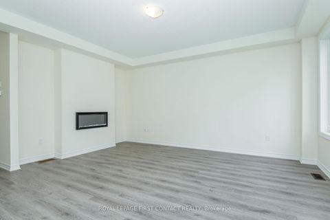 Photo 9 at 86 Kenneth Rogers Crescent, Queensville, East Gwillimbury