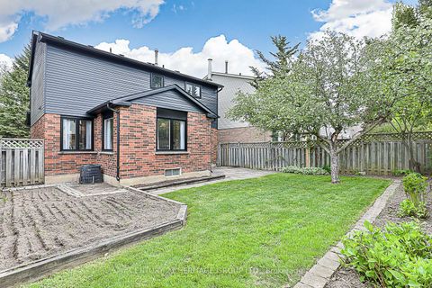 Photo 38 at 35 Buchanan Crescent, Aurora Village, Aurora