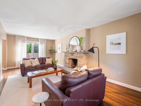 Photo 2 at 139 Floyd Avenue, Broadview North, Toronto