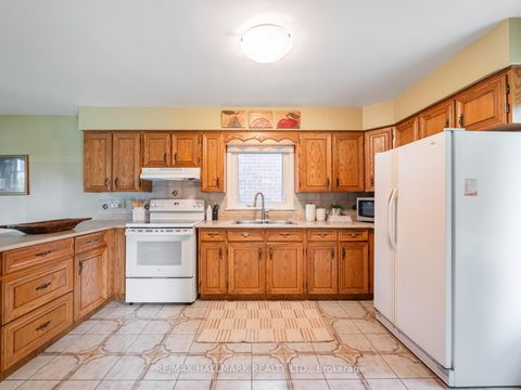 Photo 8 at 139 Floyd Avenue, Broadview North, Toronto