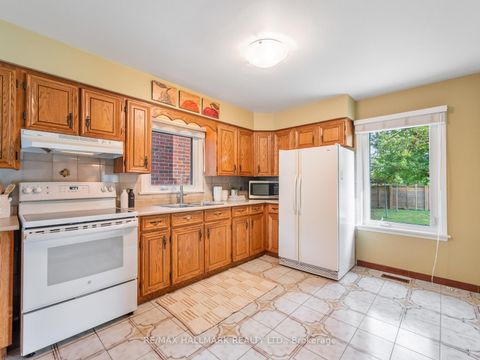 Photo 10 at 139 Floyd Avenue, Broadview North, Toronto