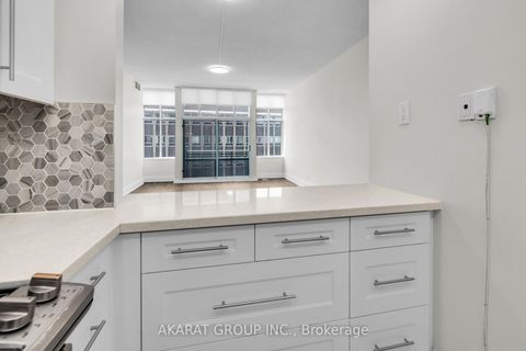 Photo 11 at 703 - 1901 Yonge Street, Mount Pleasant West, Toronto