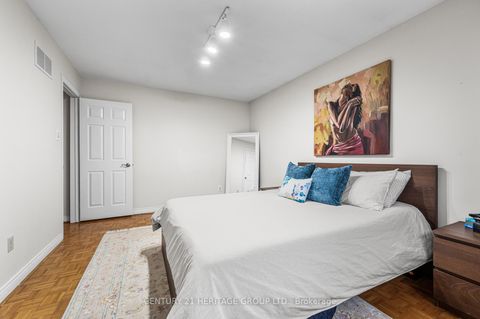 Photo 20 at 16 Wainwright Avenue, North Richvale, Richmond Hill