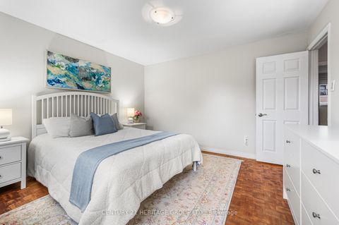 Photo 23 at 16 Wainwright Avenue, North Richvale, Richmond Hill