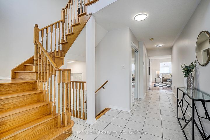 Photo 4 at 124 King William Crescent, Langstaff, Richmond Hill