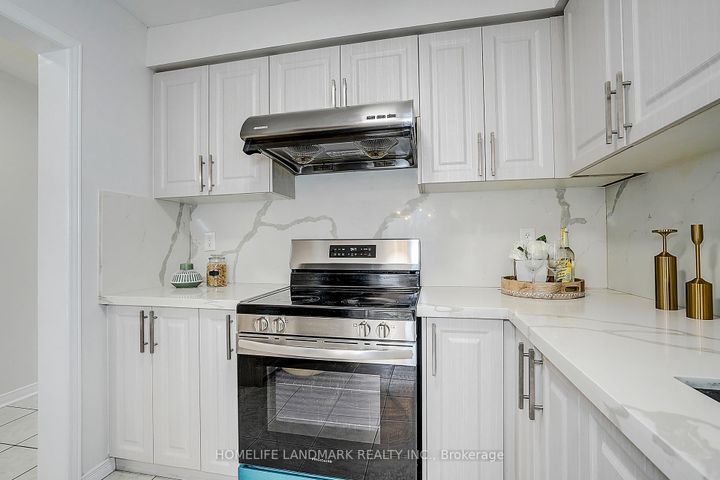 Photo 14 at 124 King William Crescent, Langstaff, Richmond Hill