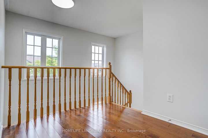 Photo 17 at 124 King William Crescent, Langstaff, Richmond Hill