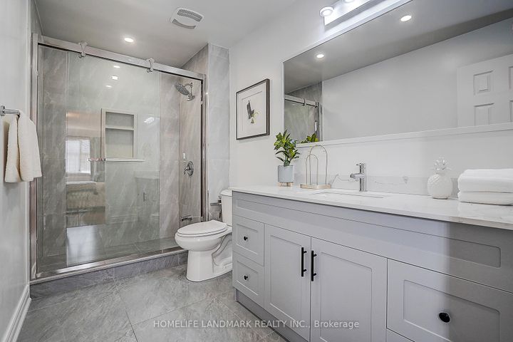 Photo 21 at 124 King William Crescent, Langstaff, Richmond Hill