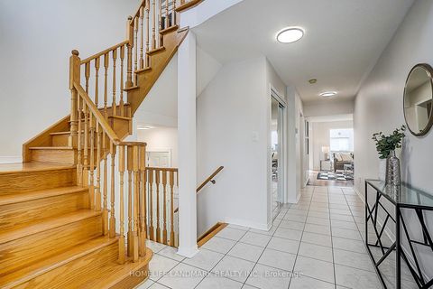 Photo 4 at 124 King William Crescent, Langstaff, Richmond Hill