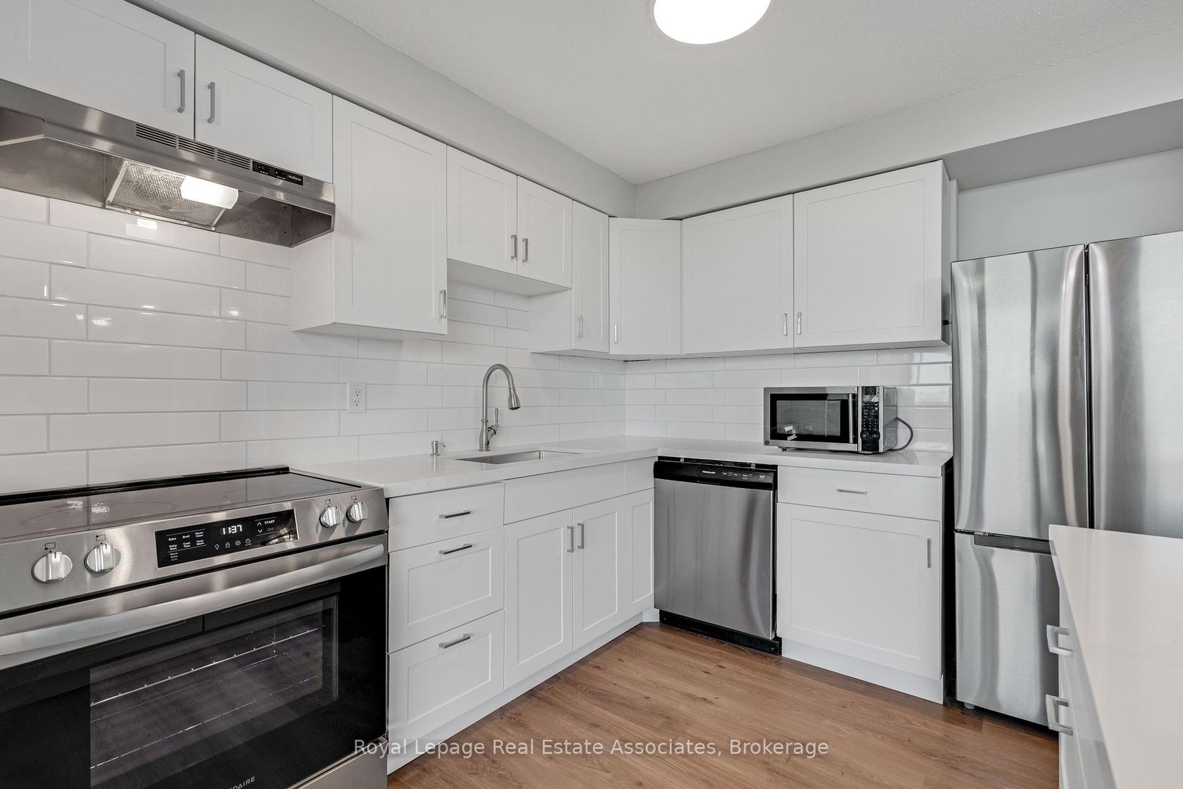 1004 - 2301 Derry Road W, Meadowvale, Mississauga 