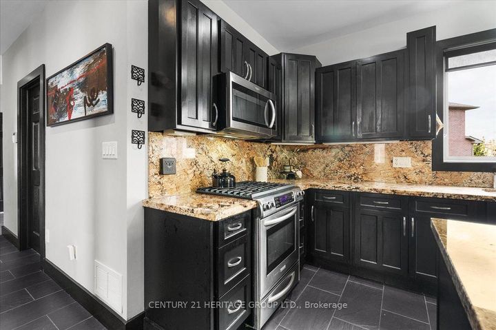 Photo 4 at 340 Old Mud Street, Stoney Creek, Hamilton
