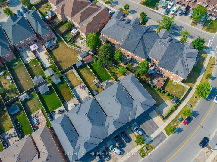 Photo 38 at 215 Canada Drive, Vellore Village, Vaughan