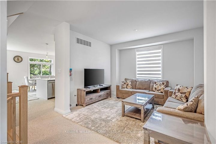Photo 3 at 92 SHADY OAKS Trail, Sheldon, Hamilton