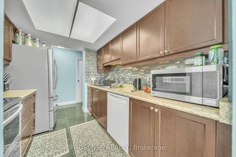 Photo 12 at 206 - 1 Rowntree Road, Jamestown, Toronto