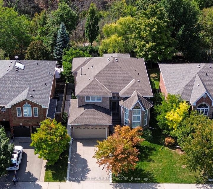 Photo 1 at 2310 Grand Ravine Drive, RO River Oaks, Oakville