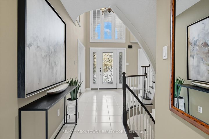 Photo 3 at 2310 Grand Ravine Drive, RO River Oaks, Oakville
