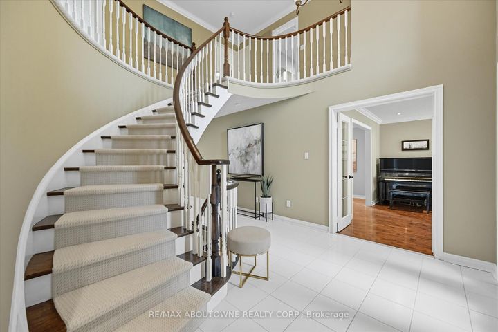 Photo 4 at 2310 Grand Ravine Drive, RO River Oaks, Oakville