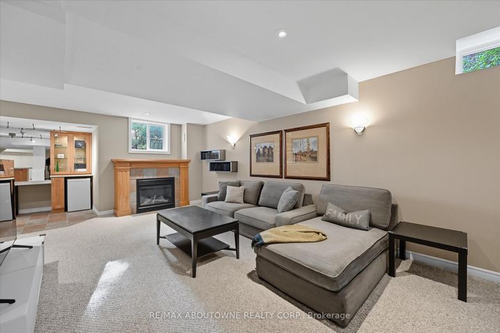 Photo 32 at 2310 Grand Ravine Drive, RO River Oaks, Oakville