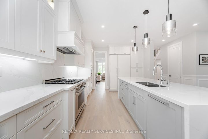 Photo 11 at 17 Edmonton Street, Bram West, Brampton