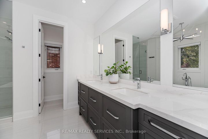 Photo 29 at 17 Edmonton Street, Bram West, Brampton