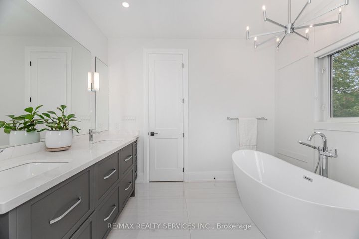 Photo 31 at 17 Edmonton Street, Bram West, Brampton