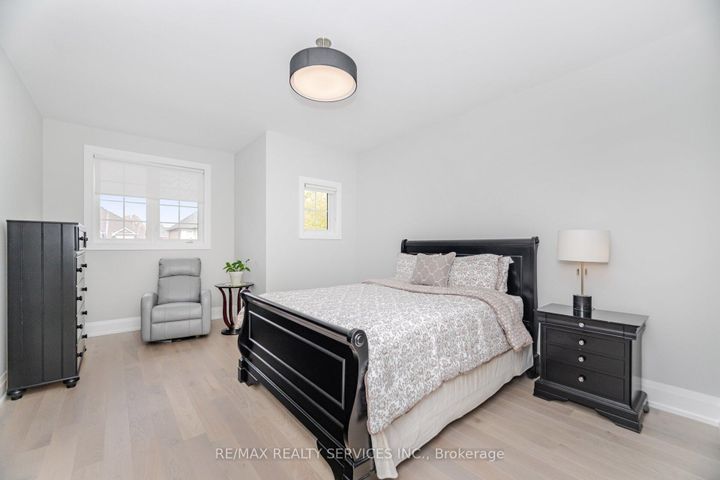 Photo 32 at 17 Edmonton Street, Bram West, Brampton