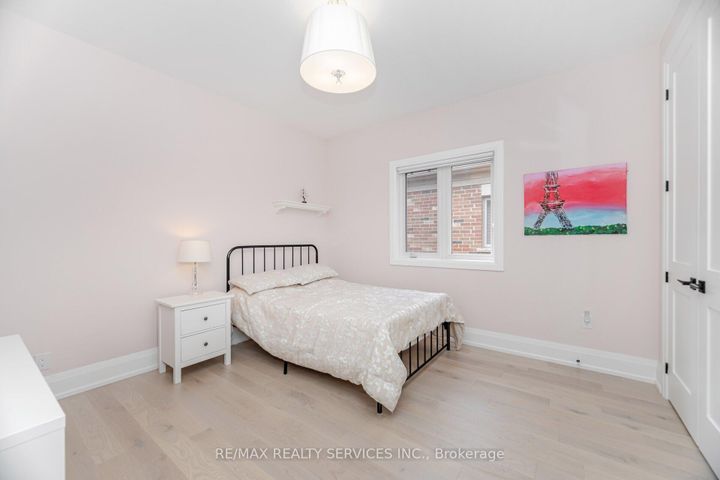 Photo 35 at 17 Edmonton Street, Bram West, Brampton