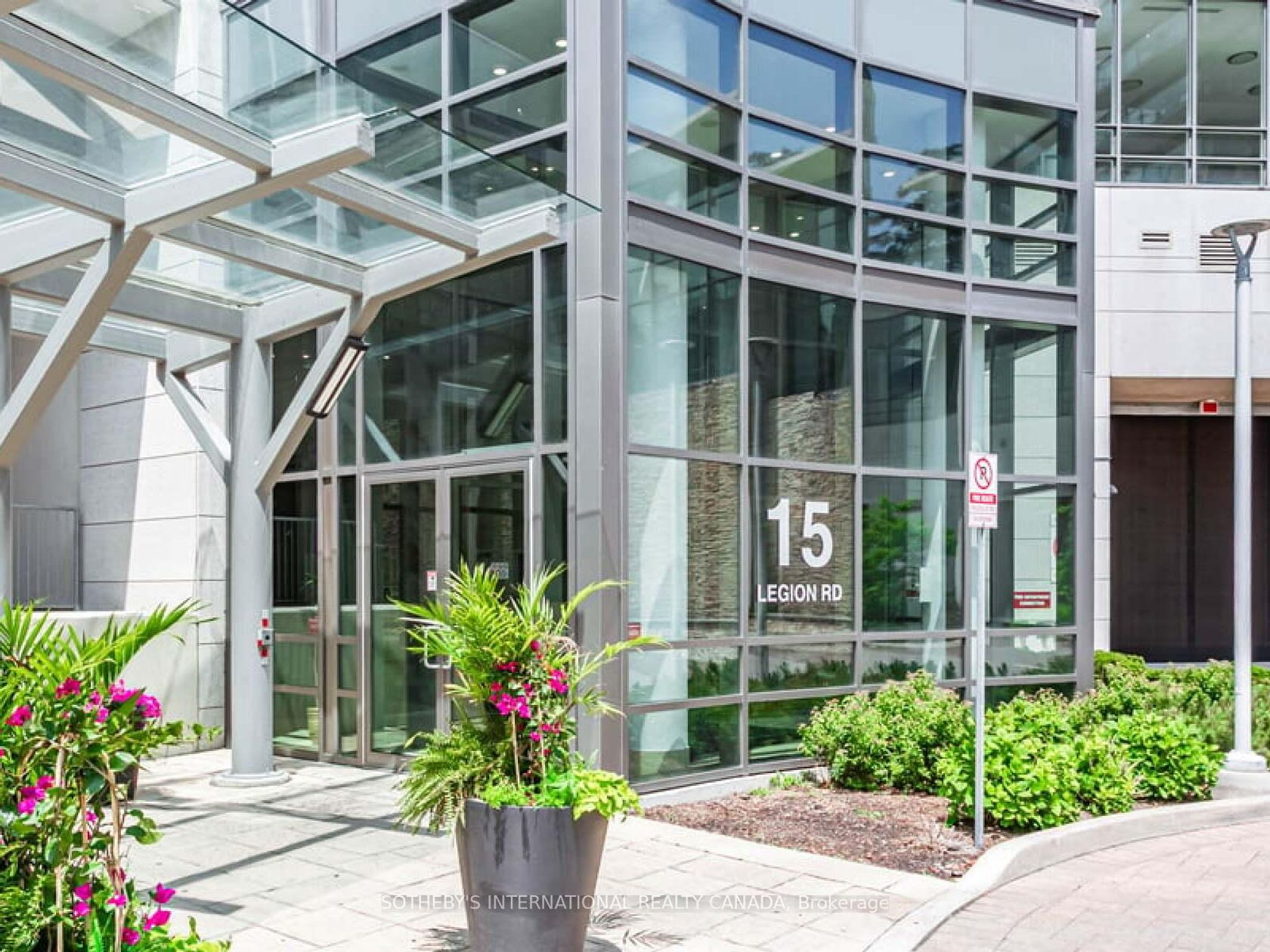 2007 - 15 Legion Road, Mimico, Toronto by Loree Meneguzzi Real Estate 2007 - 15 Legion Road, Mimico, Toronto