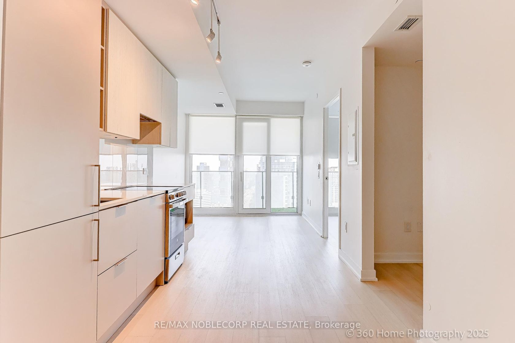 2912 - 3900 Confederation Parkway, City Centre, Mississauga 