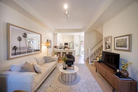 Photo 10 at 204 Gatwick Drive, RO River Oaks, Oakville