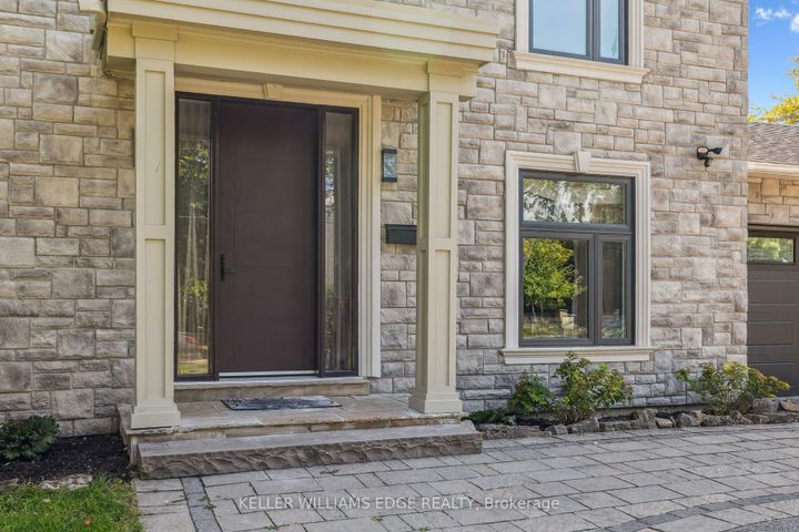 Photo 4 at 2098 Mississauga Road, Sheridan, Mississauga