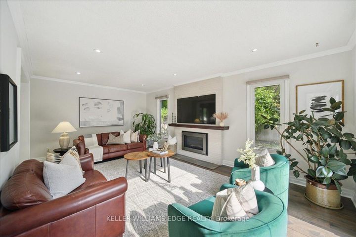 Photo 11 at 2098 Mississauga Road, Sheridan, Mississauga