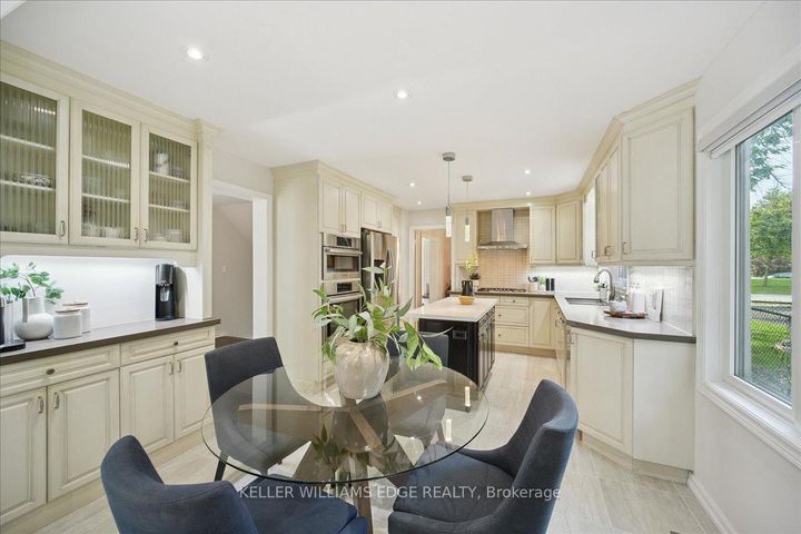 Photo 13 at 2098 Mississauga Road, Sheridan, Mississauga