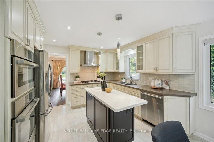 Photo 15 at 2098 Mississauga Road, Sheridan, Mississauga