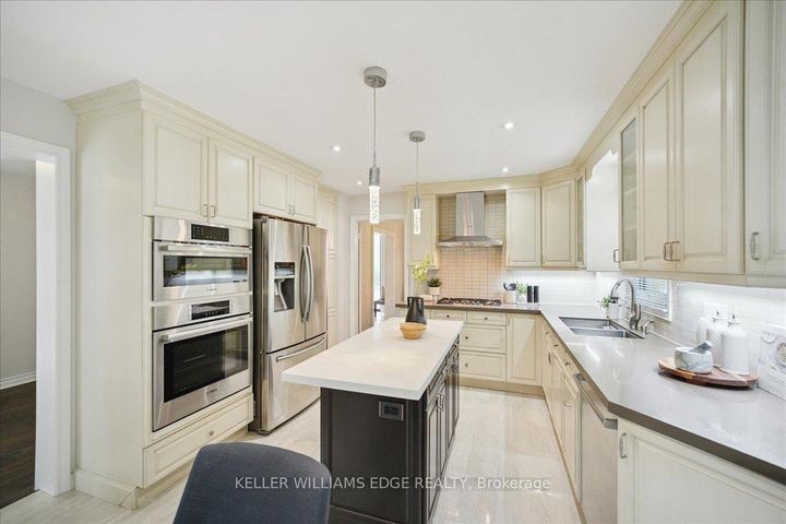 Photo 18 at 2098 Mississauga Road, Sheridan, Mississauga