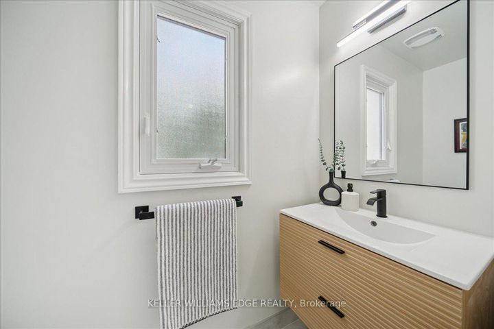 Photo 20 at 2098 Mississauga Road, Sheridan, Mississauga