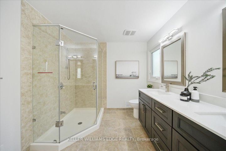 Photo 25 at 2098 Mississauga Road, Sheridan, Mississauga