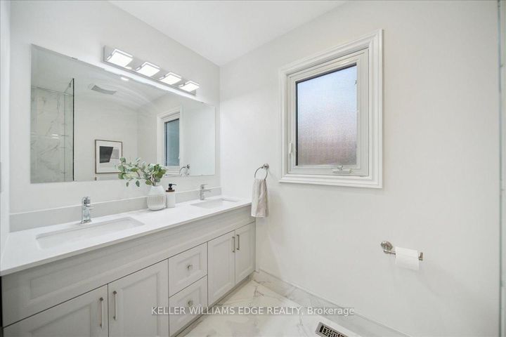 Photo 31 at 2098 Mississauga Road, Sheridan, Mississauga
