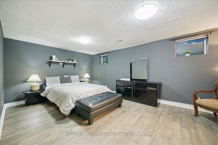 Photo 36 at 2098 Mississauga Road, Sheridan, Mississauga