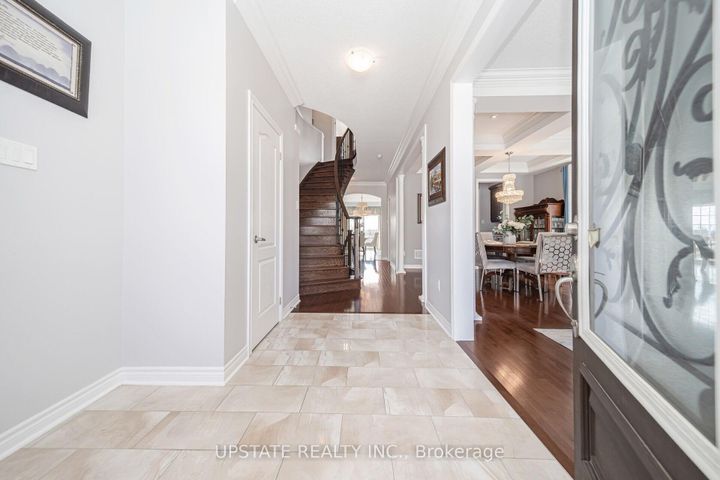 Photo 2 at 10 Agincourt Circle, Credit Valley, Brampton