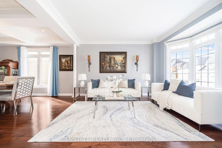 Photo 4 at 10 Agincourt Circle, Credit Valley, Brampton