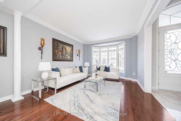 Photo 5 at 10 Agincourt Circle, Credit Valley, Brampton